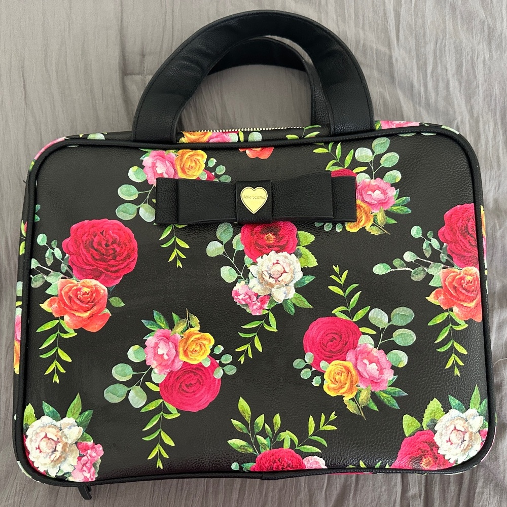 BETSEY JOHNSONE Zip Around Cosmetic Case Makeup Bag Floral